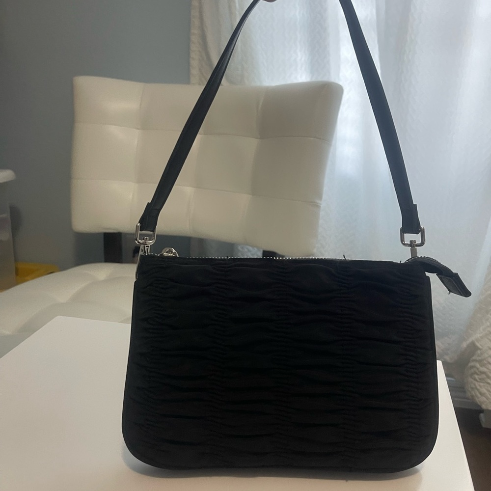 Madden Girl black handbag, short strap. - Picture 2 of 4
